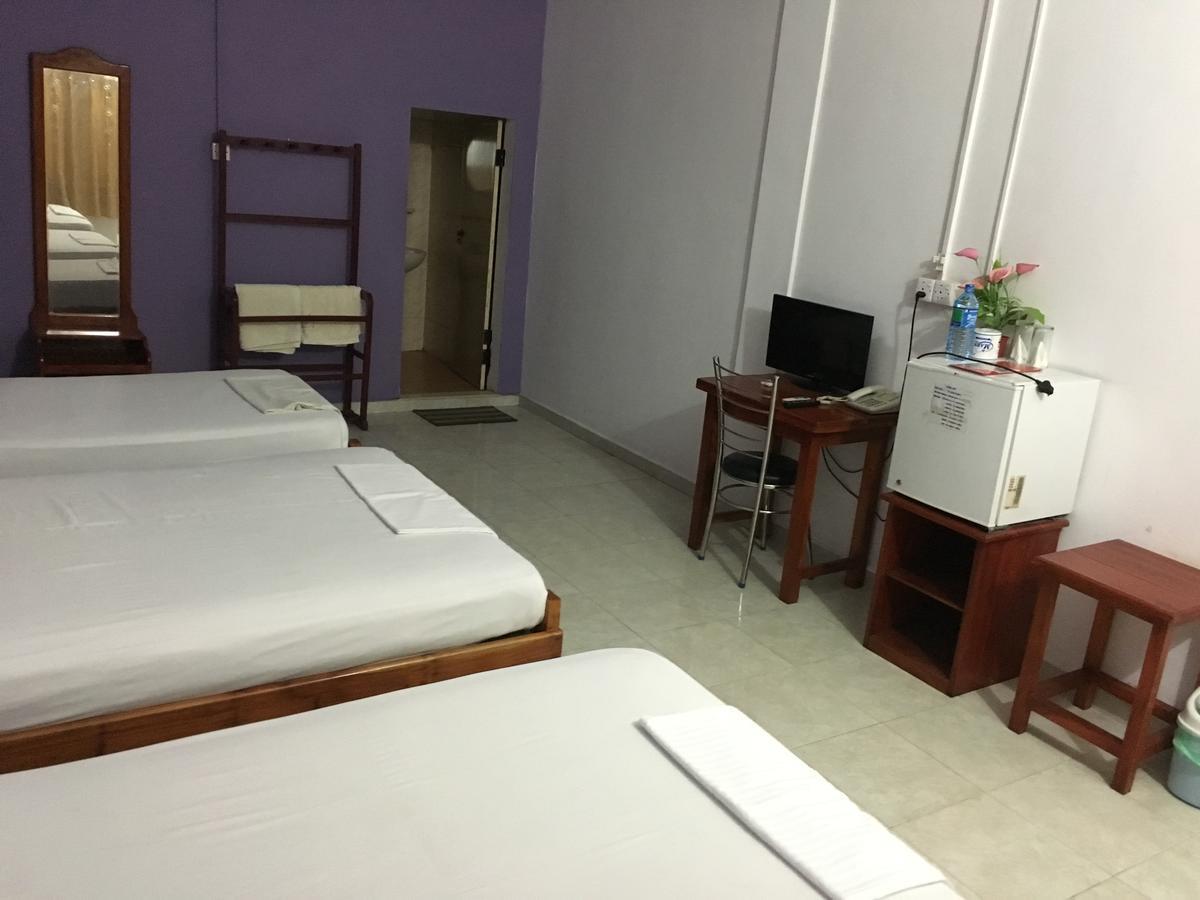 Gnaanams Hotel And Restaurant Jaffna Exterior photo