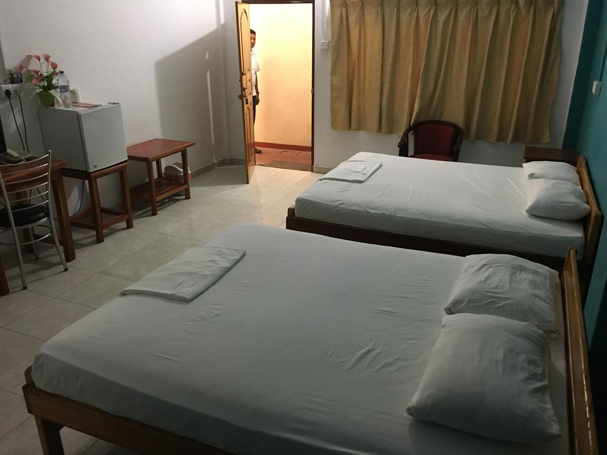 Gnaanams Hotel And Restaurant Jaffna Exterior photo