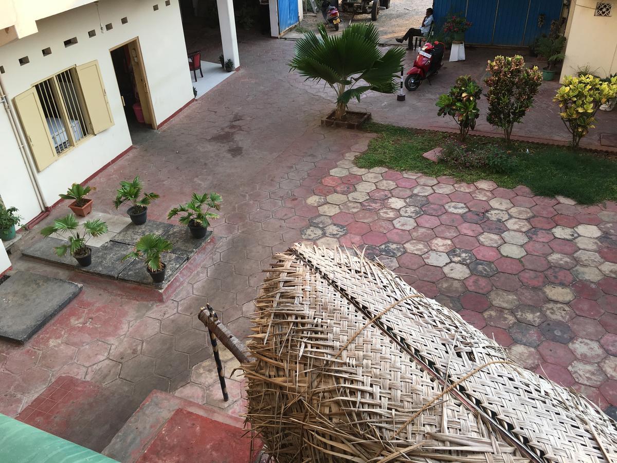 Gnaanams Hotel And Restaurant Jaffna Exterior photo