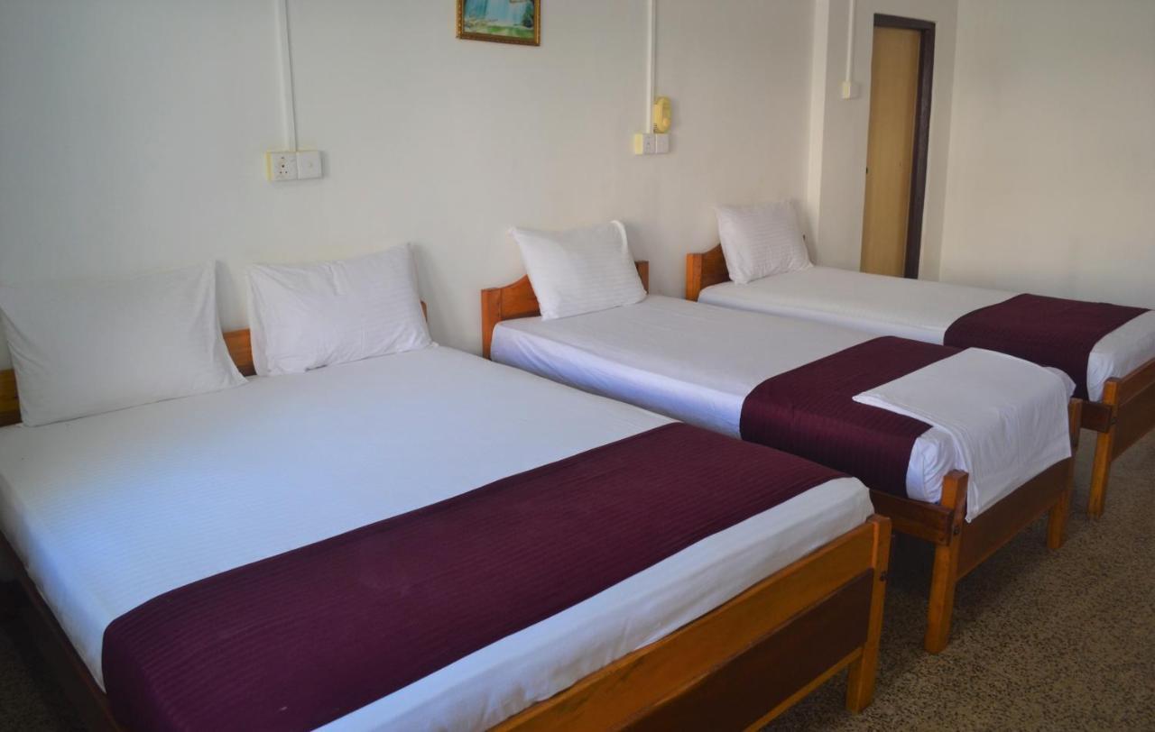 Gnaanams Hotel And Restaurant Jaffna Exterior photo